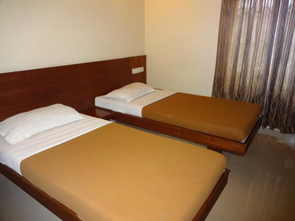 ชีทอลเรสซิเดนซี่ Hotel บังกาลอร์ ภายนอก รูปภาพ