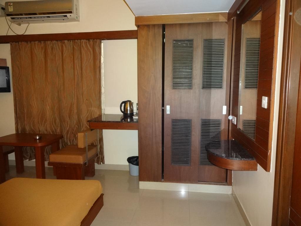 ชีทอลเรสซิเดนซี่ Hotel บังกาลอร์ ภายนอก รูปภาพ