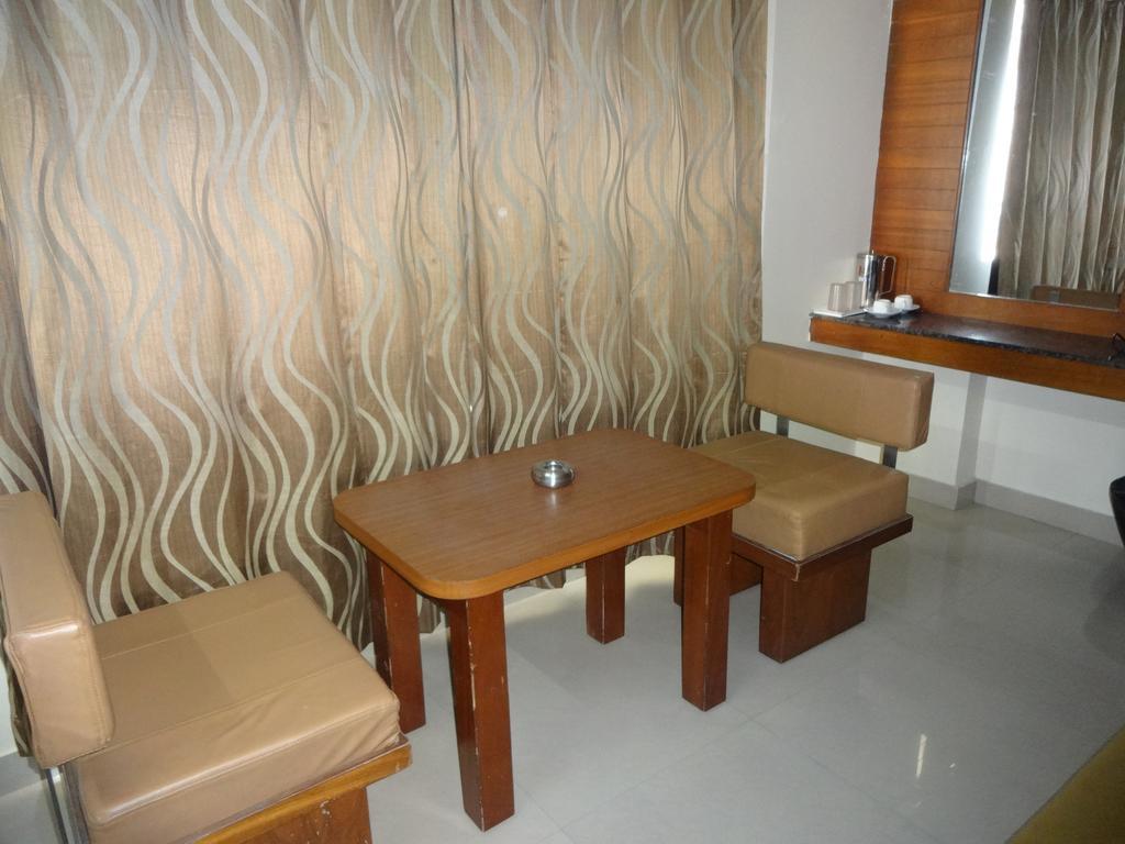 ชีทอลเรสซิเดนซี่ Hotel บังกาลอร์ ภายนอก รูปภาพ