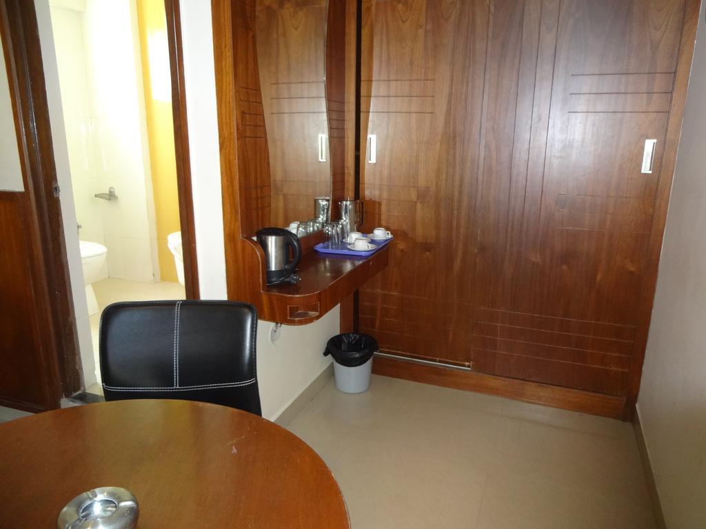 ชีทอลเรสซิเดนซี่ Hotel บังกาลอร์ ภายนอก รูปภาพ